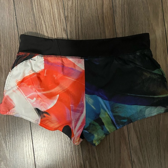 Reebok Sports Shorts Built in underwear Small S - Picture 4 of 4